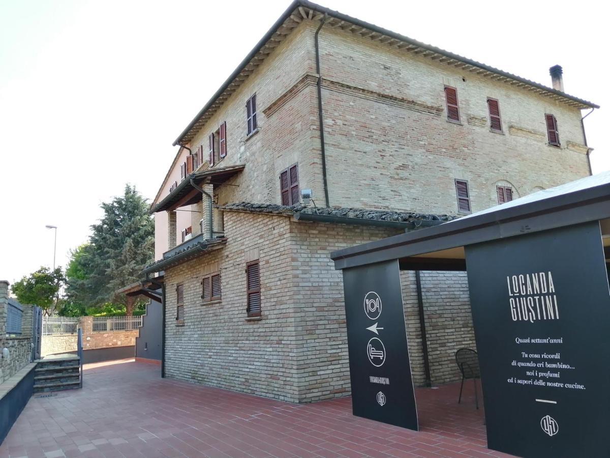Locanda Giustini アッシジ エクステリア 写真