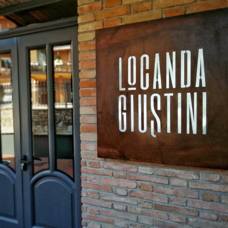 Locanda Giustini アッシジ エクステリア 写真